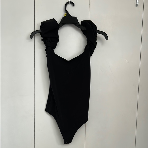 Black Sleeveless Bodysuit express - Picture 1 of 5
